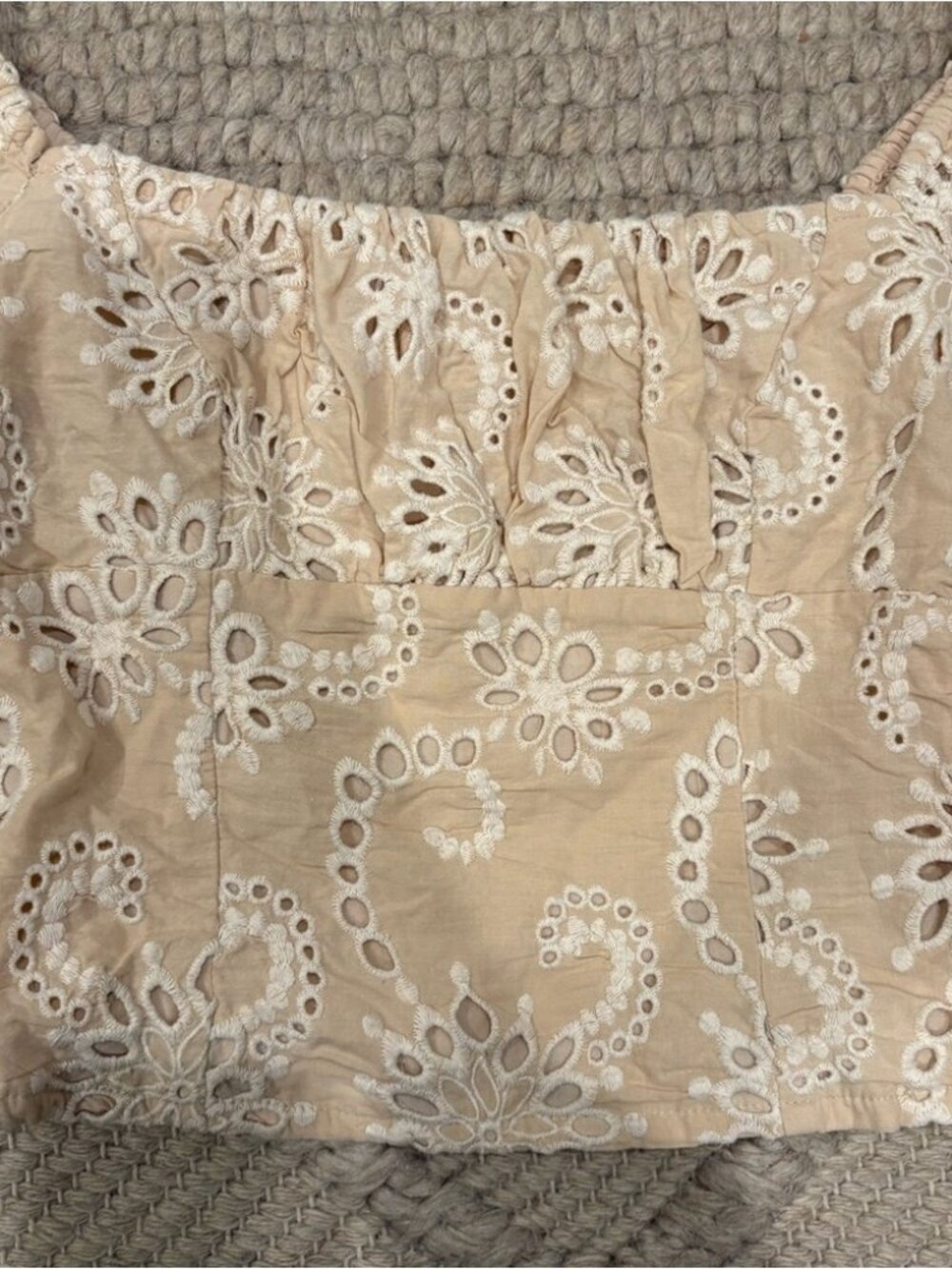 Label Puff Sleeve Crop Top - Picture 2 of 3
